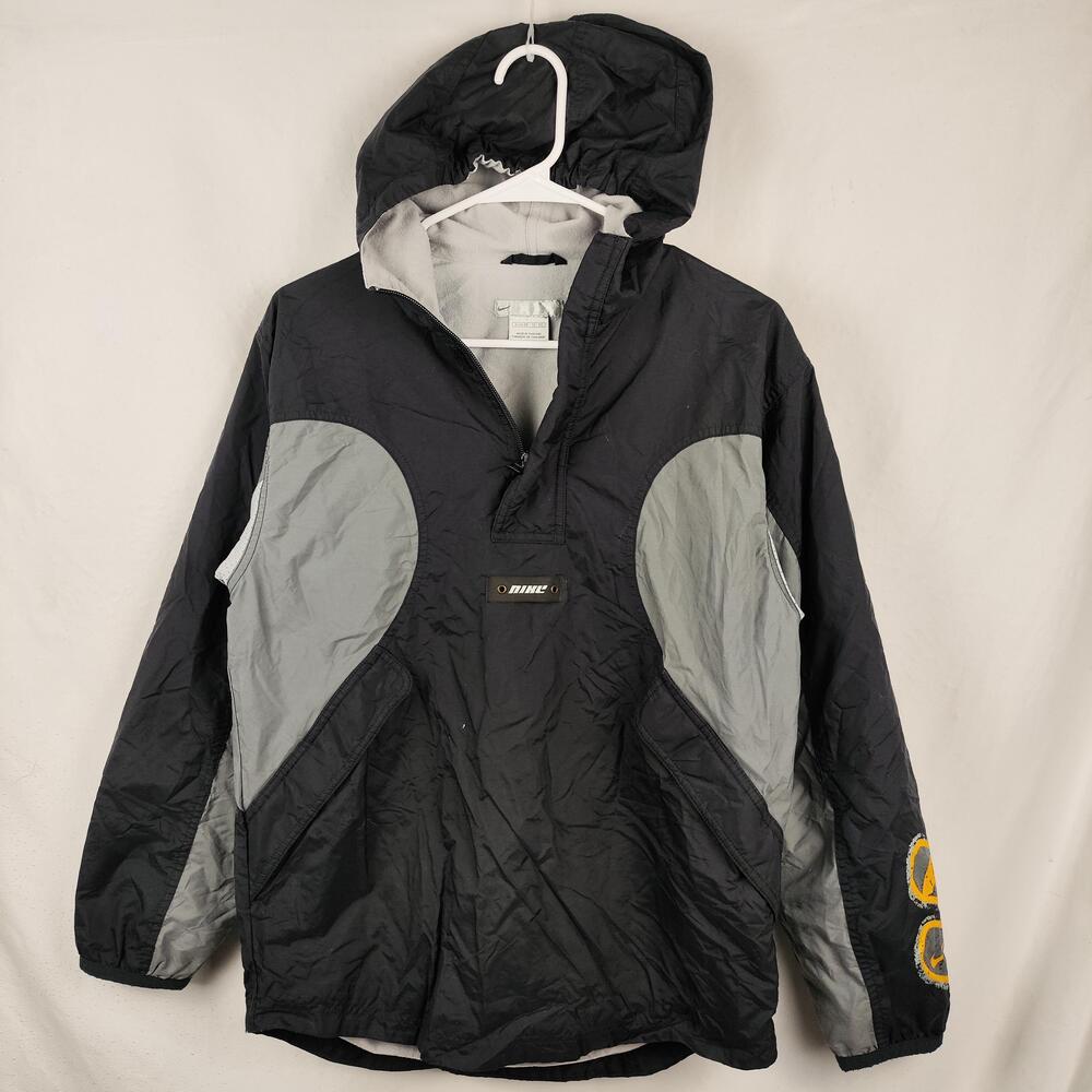 Nike Jacket Boys XL 18-20 Black Gray Colorblock Hooded Anorak Pullover Insulated